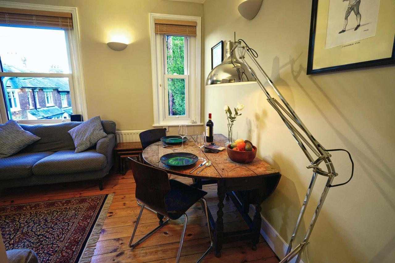 Ferienwohnung Tastefully Decorated 1-Bed With Free Parking - At Hem Winchester Exterior foto